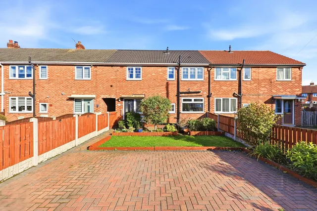 Priory Road, Featherstone, WF7, photo 1