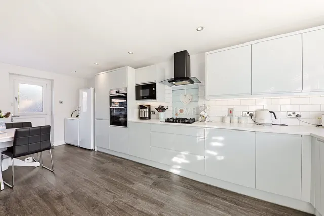 Priory Road, Featherstone, WF7, photo 3