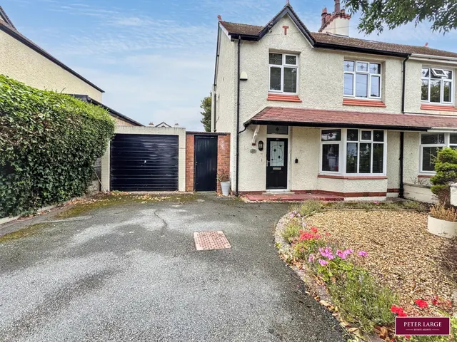 Plas Uchaf Avenue, Prestatyn, Denbighshire, LL19 9NR, photo 1