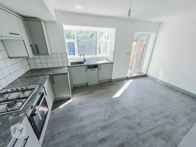 Photo 3 — Grosvenor Road, Worsley, Manchester, M28 3RL