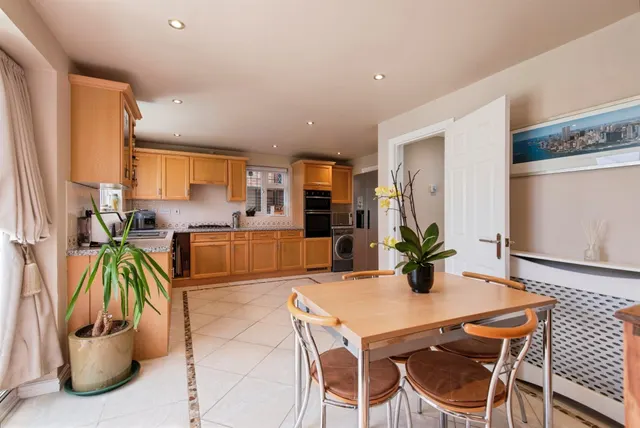 Photo 3 — Campbell Close, Buntingford