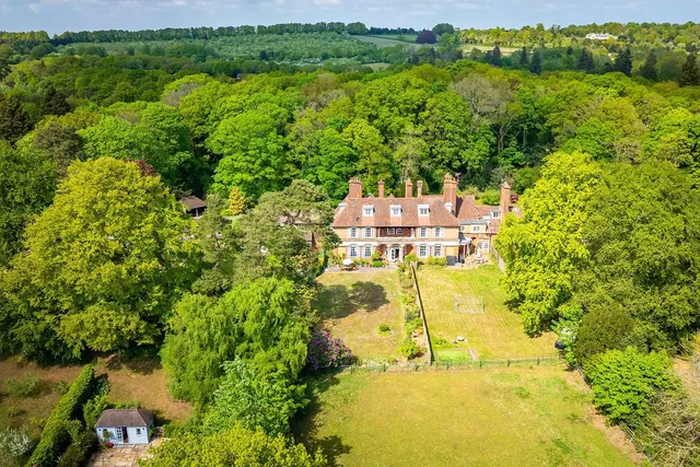 Photo 3 — Puttenham Heath Road, Puttenham, Guildford, Surrey, GU3 1AP