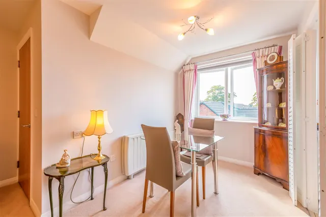 Oakfield, Sale, M33, photo 3