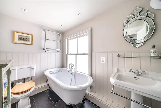 4 bedroom house — Melbourne Grove, East Dulwich, London, SE22