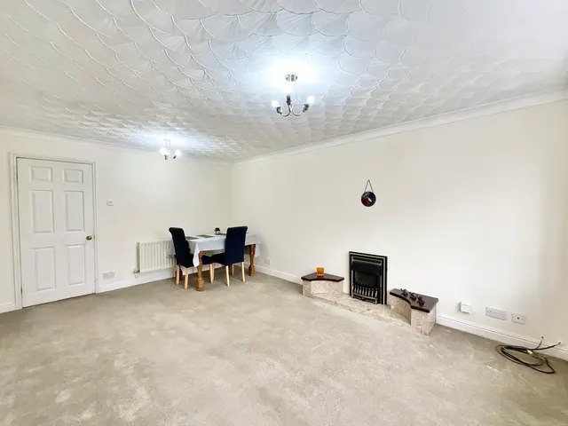 Elm Drive, Cheadle, ST10, photo 3
