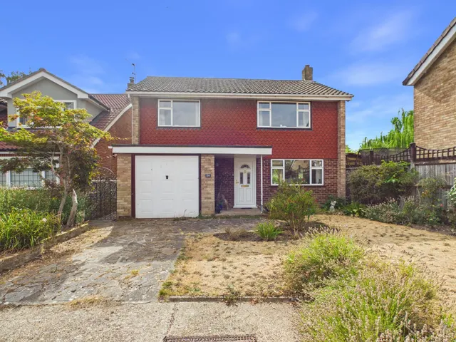 Hereford Close, Laleham, TW18, photo 1