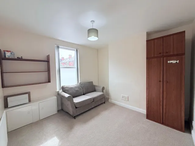 Photo 2 — Highfield Road, Nottingham, NG7 2JE