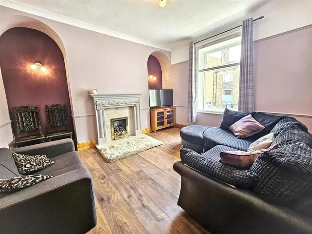 Keighley Road, Silsden, BD20 0EA, photo 1