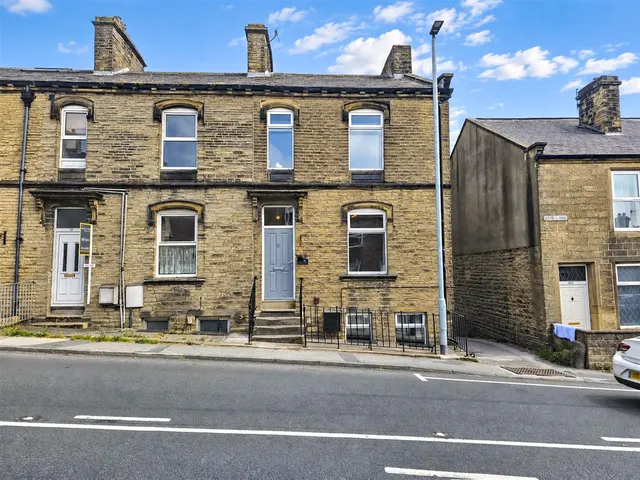 Keighley Road, Silsden, BD20 0EA, photo 1