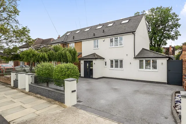 Evelyn Avenue, Ruislip, HA4, photo 1
