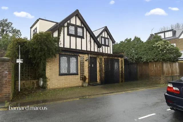 Mountfield Road, London, photo 1