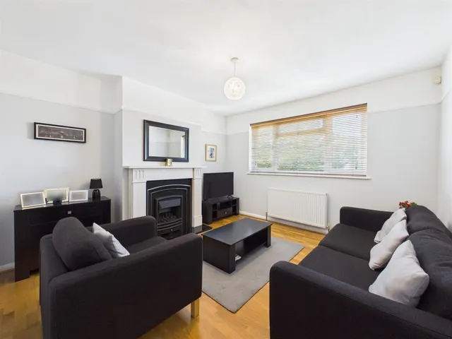 West End Road, Ruislip, HA4, photo 2