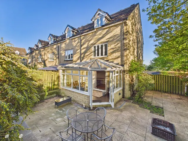 Whitestone Drive, East Morton, BD20, photo 1