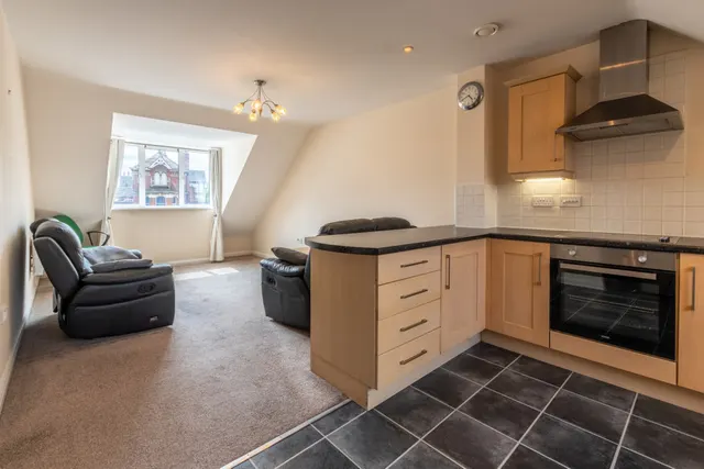 Photo 3 — Magdala Court, Worcester