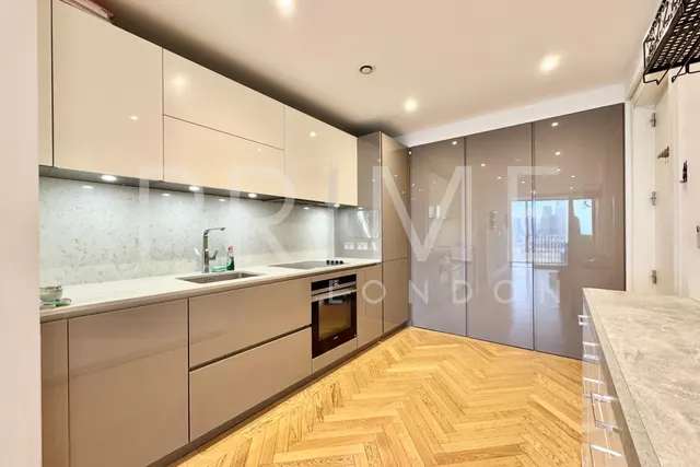 Southwark Bridge Road, London, SE1, photo 3