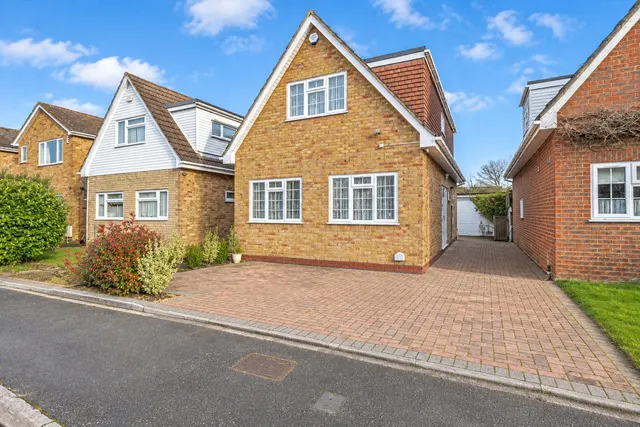 Chequer Tree Close, Knaphill, GU21, photo 1