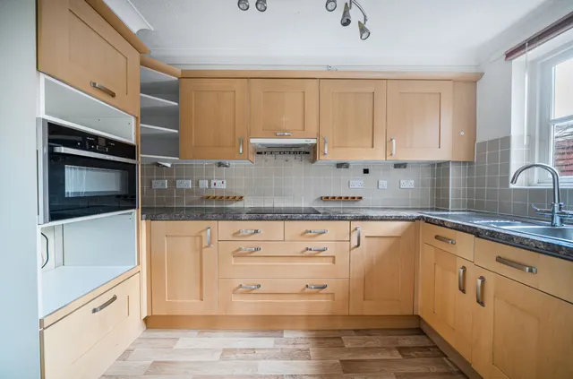 Deanery Close, Chichester, PO19, photo 2