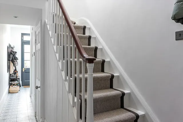 London Road, Cheltenham, GL52, photo 2