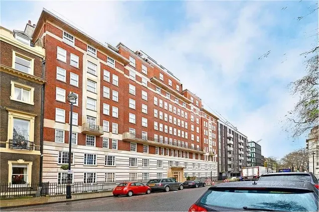 Portman Square, Marylebone, W1H, photo 2