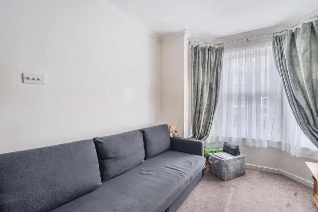 Lawrence Road, Tilehurst, RG30, photo 2
