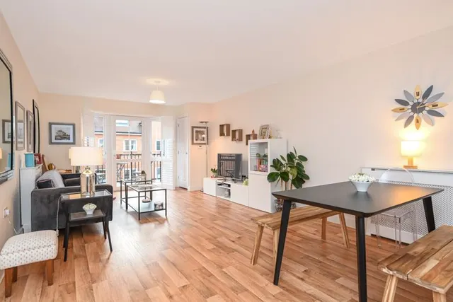 Photo 3 — Alderson Grove, Walton-On-Thames KT12 5EG