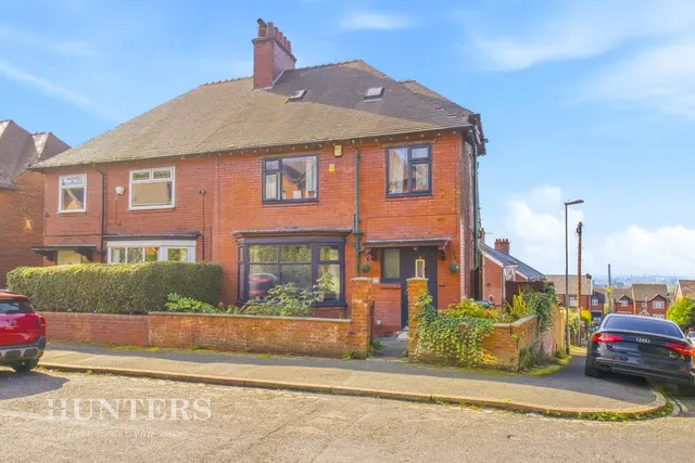 Langdale Avenue, Oldham, OL8, photo 1