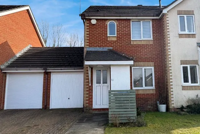 Lanyon Close, Horsham, West Sussex RH12 5JP, photo 1