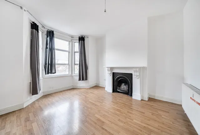 Photo 2 — Raeburn Street, London, SW2 5QT