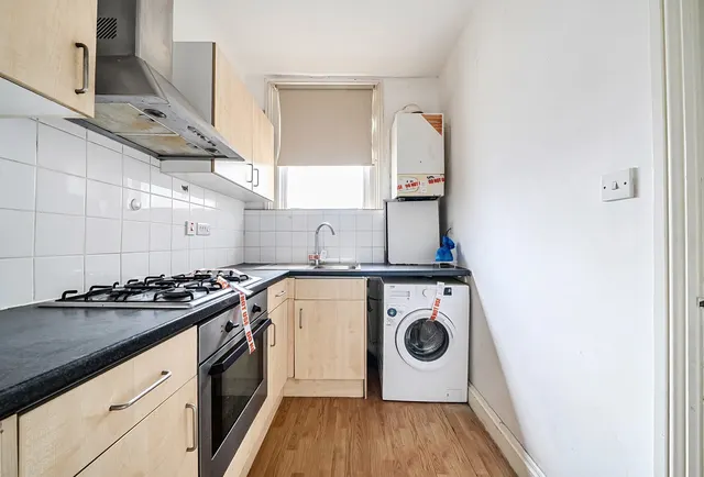 Photo 3 — Raeburn Street, London, SW2 5QT