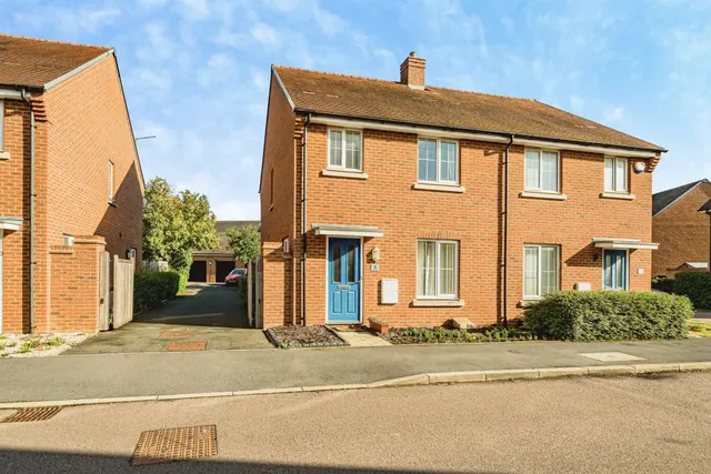Lambert Road, Aylesbury, photo 1