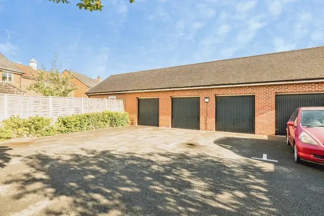 Photo 2 — Lambert Road, Aylesbury