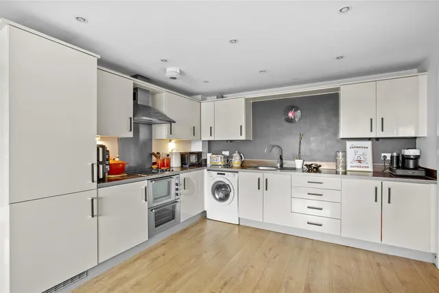 Mathews House, Tadros Court, HP13, photo 3