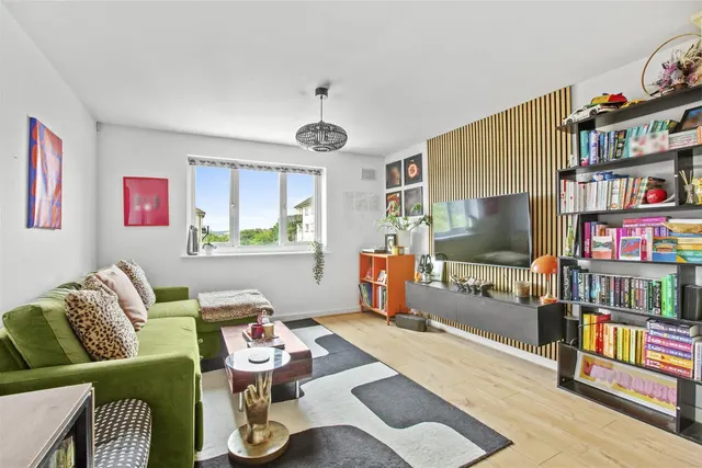 Mathews House, Tadros Court, HP13, photo 2