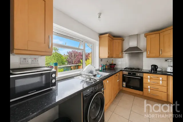 Swale Drive, Northampton, NN5, photo 2