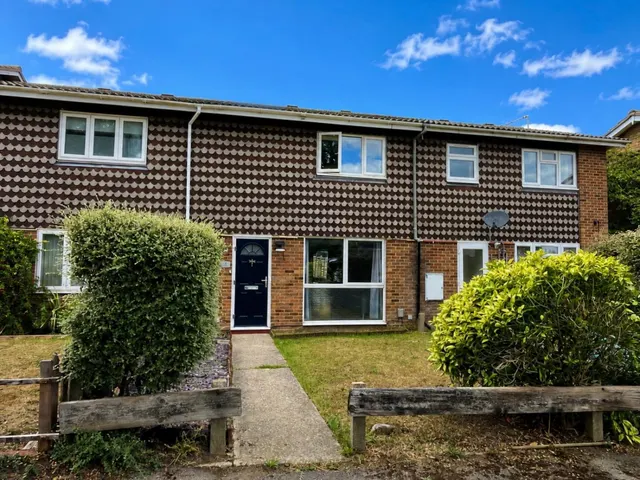 Vanquisher Walk, Gravesend, DA12, photo 1
