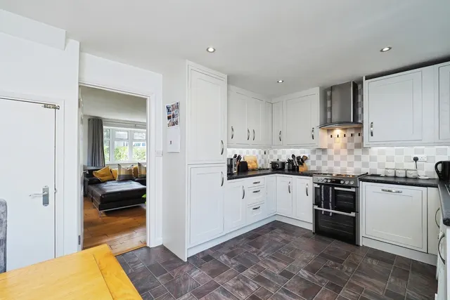 Photo 3 — Wembley Gardens, Bramcote, Nottingham, Nottinghamshire, NG9