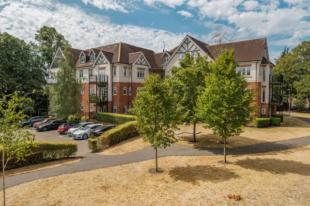 Bhamra Gardens, Maidenhead, SL6, photo 1