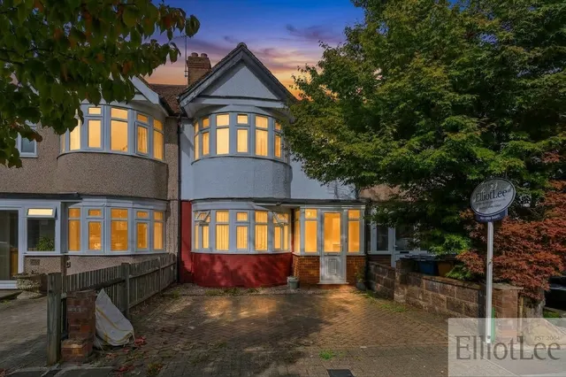Kings Road, Harrow, HA2, photo 1