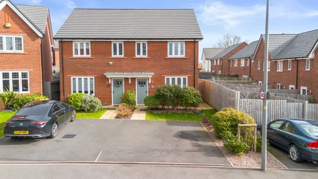 Oak Green Road, Lowton, Warrington, Warrington, WA3 2UH, photo 1