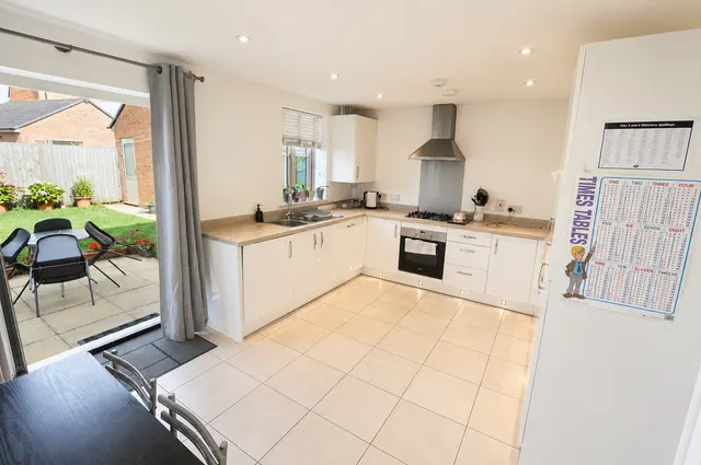 Flanders Close, Bicester, OX26, photo 3