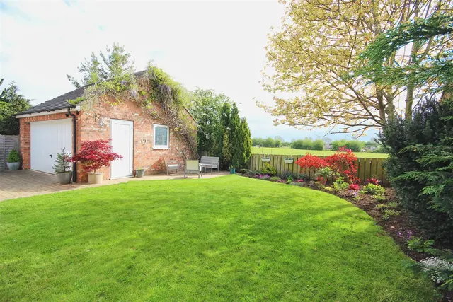 Photo 2 — The Bryants, Leven