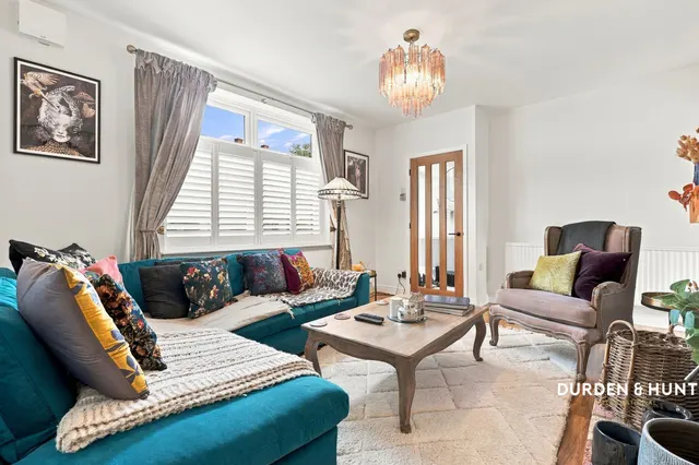 Swindon Lane, Harold Hill, RM3, photo 2