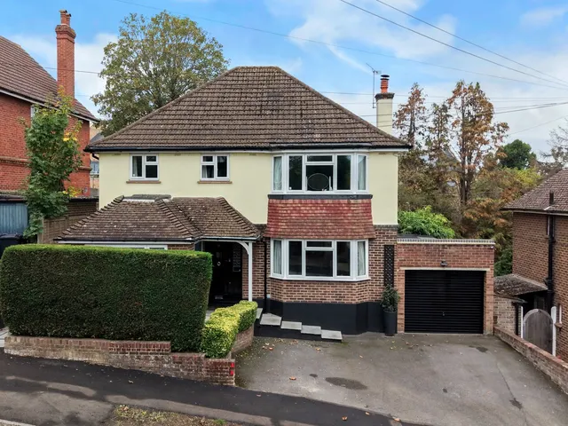 Park Rise, Leatherhead, KT22, photo 1