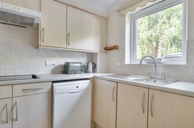 Stockbridge Road, Chichester, PO19, photo 3
