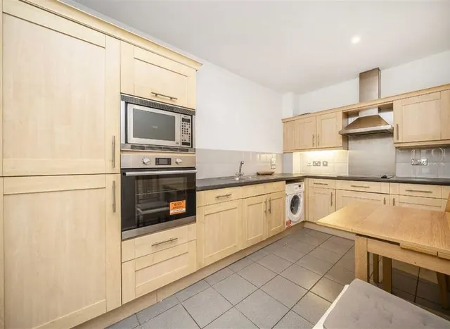 Mansell Street, London, E1, photo 3
