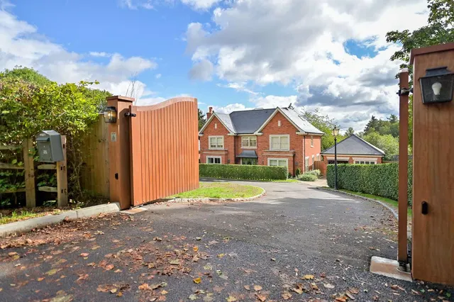 Reading Road, Shiplake, RG9, photo 2