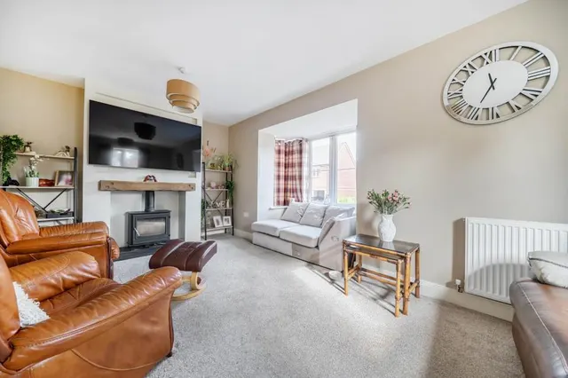 White Clover Drive, Basingstoke, RG23, photo 2
