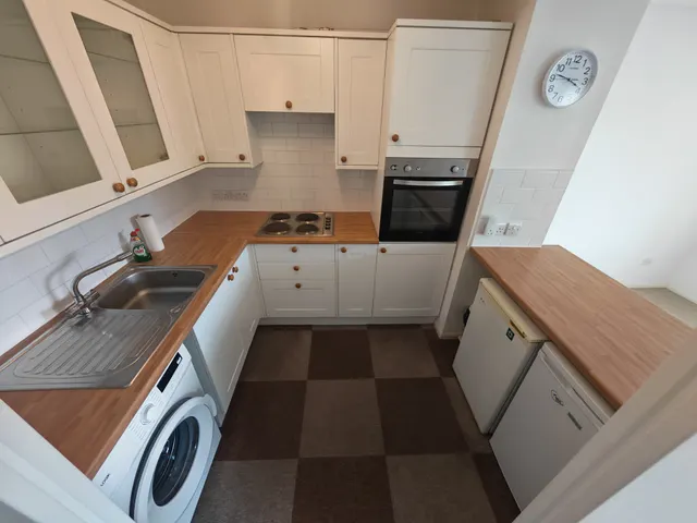 Eskdale Avenue, Northolt, UB5, photo 3