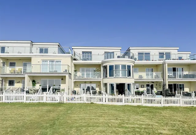 The Sea House, 2 Herbrand Walk, Cooden, East Sussex, TN39 4BW, photo 1