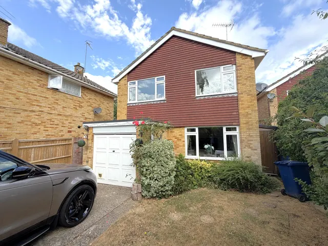 Orchard Gardens, Cranleigh, GU6, photo 1